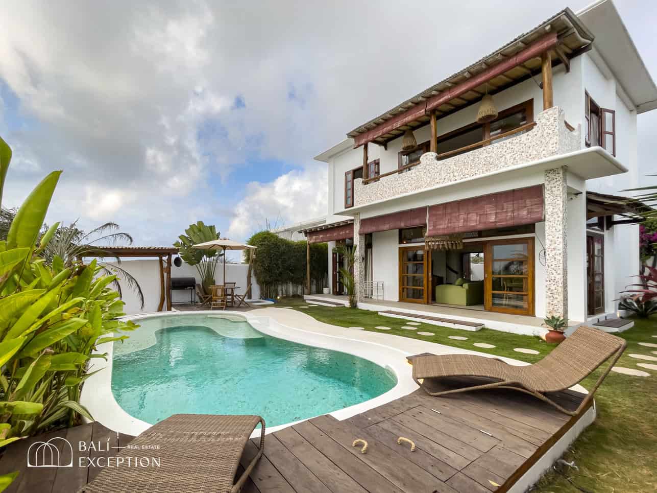 READY NOW 2 BEDROOM VILLA WITH LARGE POOL FOR SALE LEASEHOLD IN NYANG NYANG ULUWATU BE-1243 